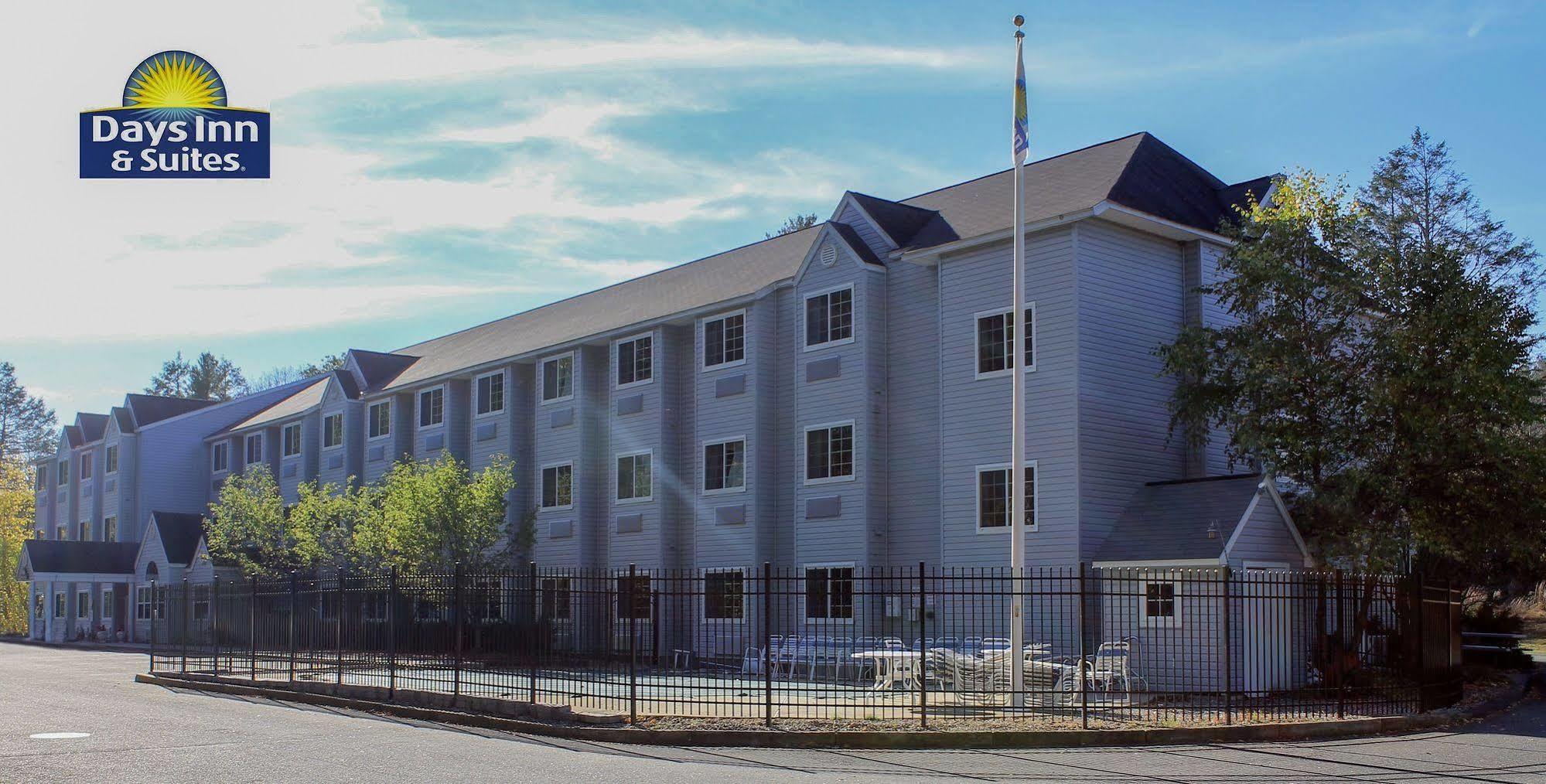 Days Inn By Wyndham Sturbridge Exterior foto